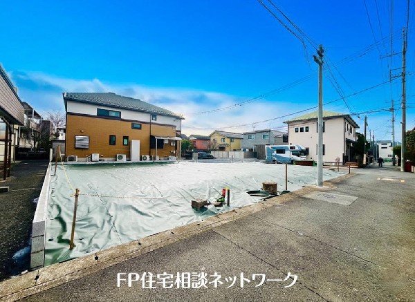 外観:落ち着きある住宅街、一種低層住居専用地域内に位置しています。日当りを大きく遮られることもありません。