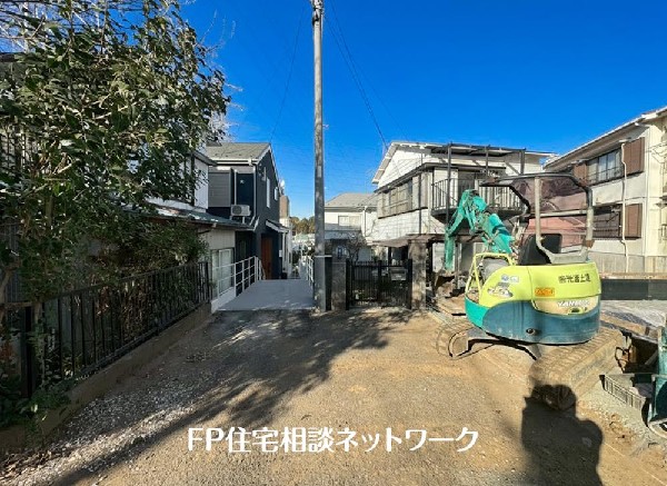 外観:落ち着きある住宅街、一種低層住居専用地域内に位置しています。日当りを大きく遮られることもありません。