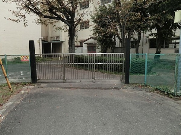 周辺環境:横浜市立柏尾小学校