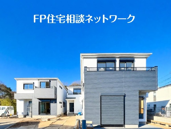 外観:清潔感のあるカラーで爽やかな中にもあたたかみを感じさせるデザイン。青空を背景に凛と立つスタイリッシュな外観が、住まう人に誇りを与えてくれます。