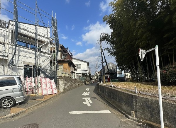 外観:空が広く緑の多い閑静な趣を感じる環境です