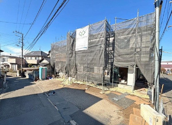 外観:光と風が行わたる開放感あふれる邸宅　春には気持ちの良いそよ風、冬には朝の暖かな光　季節の移り変わりを感じる暮らしを実現