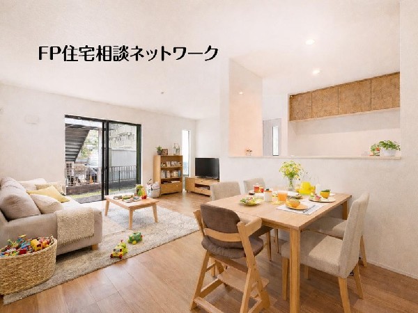 家族だんらんのリビング。家具の配置がしやすい広さが確保されております。（本画像はCGで作成しており、実際に現地に家具・家電はおかれておりません。また価格に家具・家電は含まれておりません）