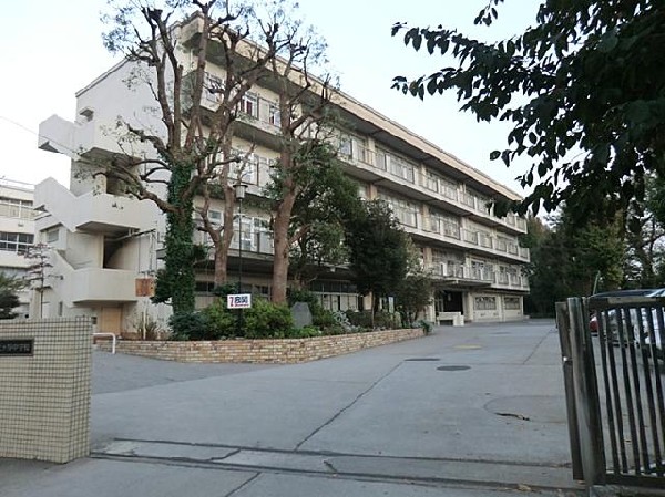 周辺環境:横浜市立保土ケ谷中学校(横浜市立保土ケ谷中学校まで650m)