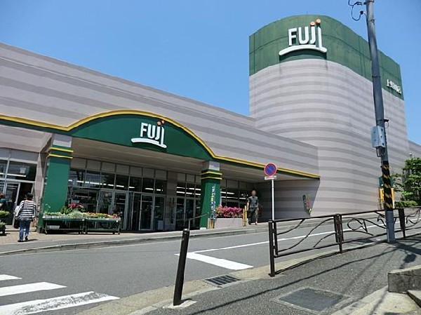 周辺環境:ＦＵＪＩ上野川店(ＦＵＪＩ上野川店まで700m)