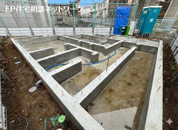 外観:道路から離れた立地のため、静かで落ち着いた環境が維持されます。