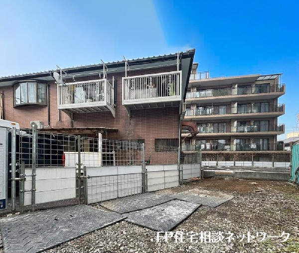 外観:道路から離れた立地のため、静かで落ち着いた環境が維持されます。