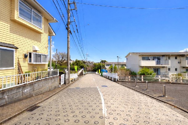 外観:☆☆風通しの良い住宅地☆☆  ゆとりのある住宅地　部屋の窓を開けるとそこには心地よい風が通りぬけます♪
