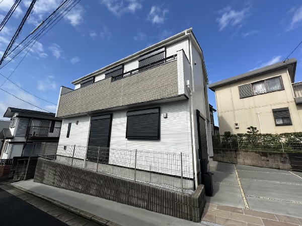 外観:周辺は高い建物が建っていないので、採光や開放性に恵まれています。