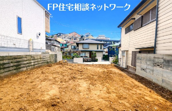 外観:光と風が行わたる開放感あふれる邸宅　春には気持ちの良いそよ風、冬には朝の暖かな光　季節の移り変わりを感じる暮らしを実現