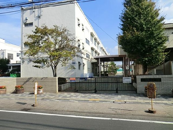 周辺環境:横浜市立戸塚小学校(横浜市立戸塚小学校まで1000m 小学校近く♪お子様も通学も安心です♪)