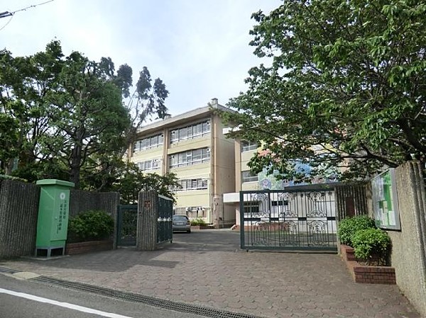 周辺環境:川崎市立有馬中学校(川崎市立有馬中学校まで2000m)