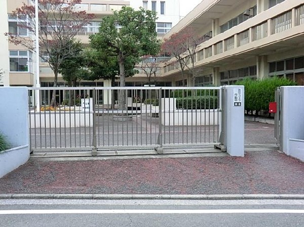 周辺環境:横浜市立西谷中学校(横浜市立西谷中学校まで750m)