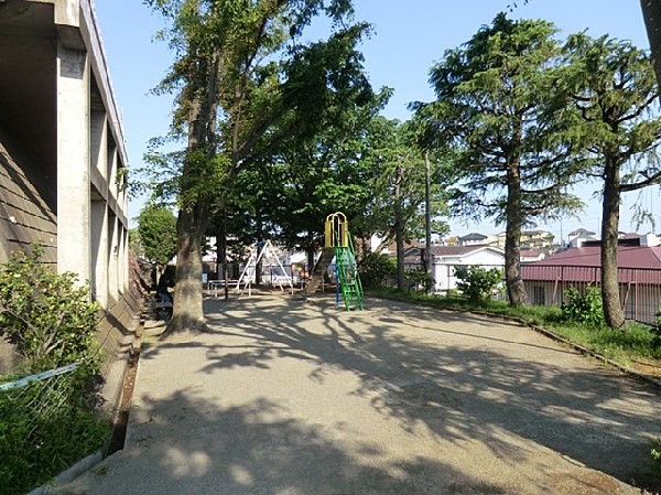 周辺環境:芹が谷第一公園(芹が谷第一公園まで190ｍ)