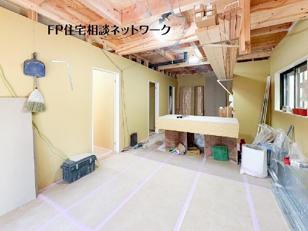 完成後には隠れてしまう構造躯体や施工精度を直接確認できる希少な機会。品質にこだわる方にこそご覧いただきたい一邸です。