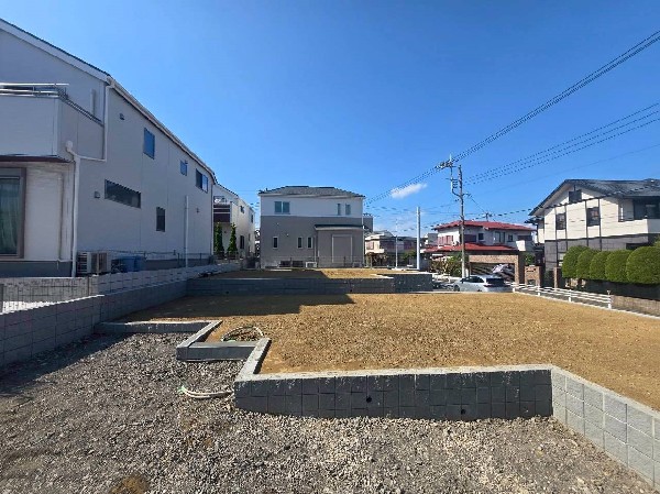 外観:快適な緑に恵まれた閑静な住宅地は、毎日のお散歩など、伸び伸びスローライフの夢を叶えてくれます。緑も多く、環境も申し分ないので子育てには最適。