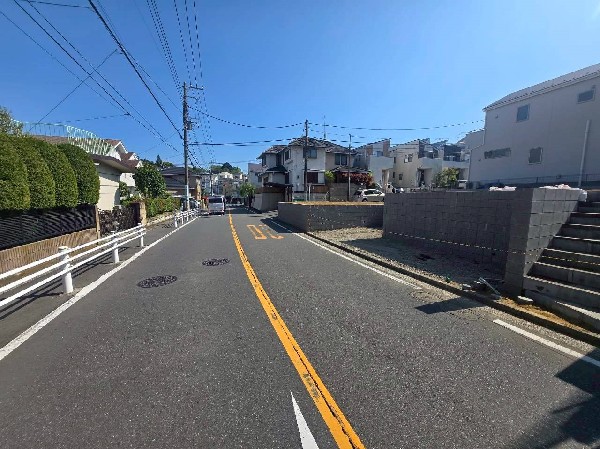 外観:☆☆風通しの良い住宅地☆☆  ゆとりのある住宅地　部屋の窓を開けるとそこには心地よい風が通りぬけます♪