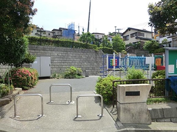 周辺環境:中尾町第三公園(中尾町第三公園まで600m)