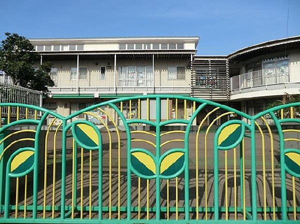 周辺環境:しらかば幼稚園(しらかば幼稚園まで350m)