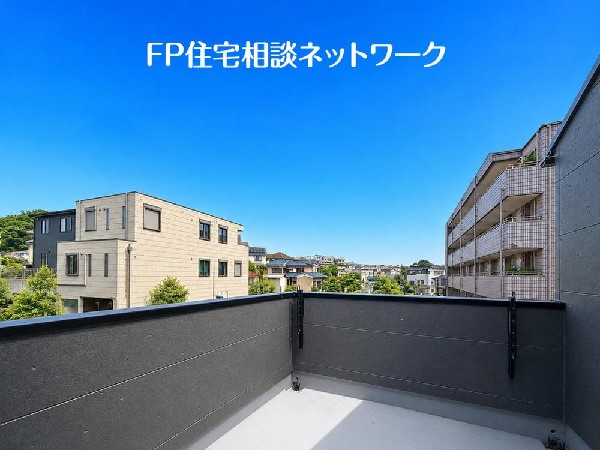 人目が気にならない庭のような屋上スカイバルコニーは、おうちキャンプやお子様の遊び場など、家族の絆を深めることのできる大切な空間になることでしょう！