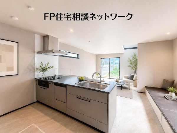 家族と会話をしながら料理を楽しめ一体感を感じられるキッチン。（本画像はCGで作成しており、実際に現地に家具はおかれておりません。また価格に家具は含まれておりません。）
