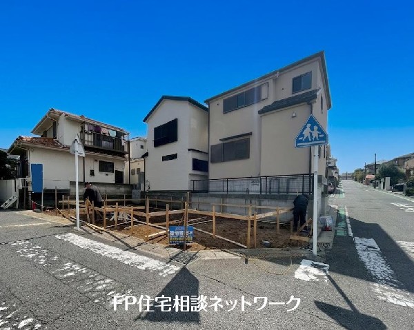 外観:日当たりが良く開放感のある角地です。 2方向から光や風を取り込める、明るく快適な住まいが実現しました！