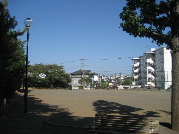 周辺環境:三王山公園(三王山公園まで446m 公園も近く、自然と触れあえる環境が近くにあります♪)