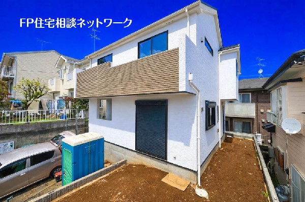 外観:年中大活躍のプライベート空間になるお庭はご家族の団らんの場として最適なスペース。夏場にはご家族やご友人を招待してのＢＢＱやお子様の水遊びも楽しめますね！家族の思い出作りの場として。