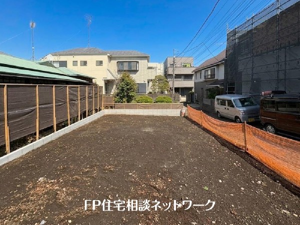 外観:日当たりが良く開放感のある角地です。 2方向から光や風を取り込める、明るく快適な住まいが実現しました！