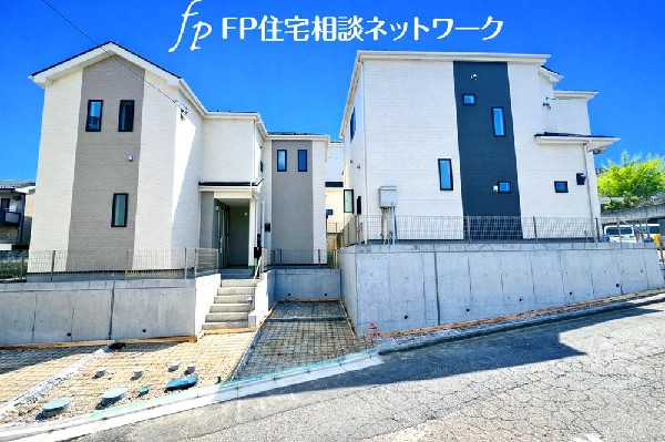 外観:☆☆風通しの良い住宅地☆☆  ゆとりのある住宅地　部屋の窓を開けるとそこには心地よい風が通りぬけます♪