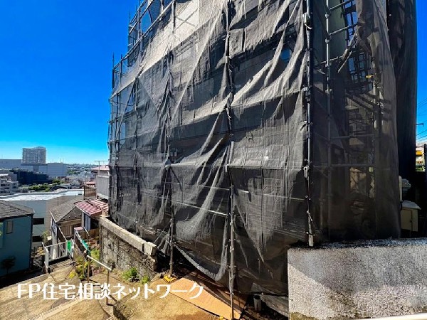 外観:何処までも見渡せる一見の価値ある眺望。見下ろすことは出来ても、見られることがないというのは、都会ではありえない贅沢さ。