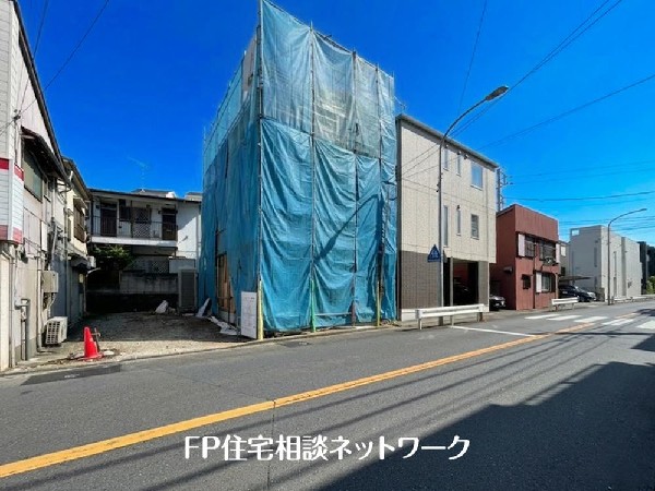 外観:妙蓮寺駅にも徒歩でラクラクアクセス可能な利便性と、広がる空、多様な自然がいっぱい楽しめる喜びの空間。便利な都市機能と子供の成長に無くてはならない自然が融合した価値ある住環境。