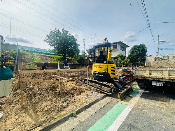 外観:窓枠から切り取られたまるで写真のような澄み切った光景。季節の移り変わりとともに、ゆっくりと愛でる時のありがたみ。