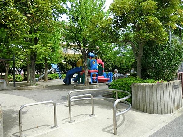 周辺環境:桂町平島公園(桂町平島公園まで550m)