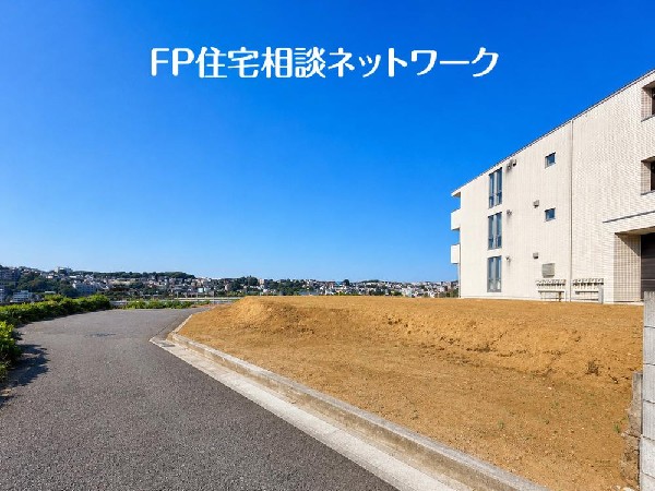 外観:やわらかな陽射しと心地よい風がめぐる住まい。駅から徒歩圏の便利さと、穏やかな静けさが調和した、心からくつろげる場所です。