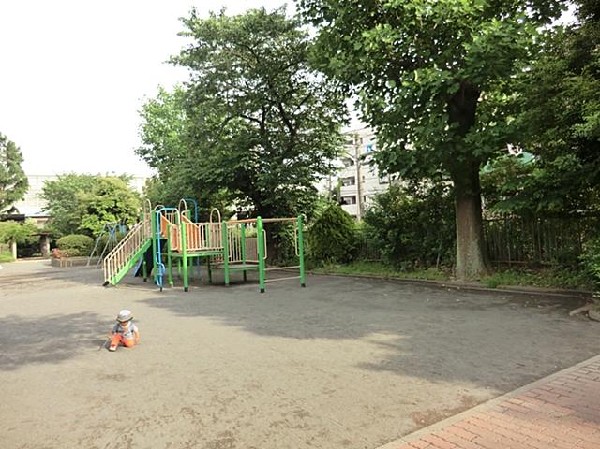 周辺環境:和田公園(和田公園まで350m)