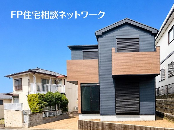 外観:駅徒歩圏の利便性と落ち着いた住環境を両立。陽当たりと風通しに恵まれた快適な住まいで、新しい暮らしを始めてみませんか。