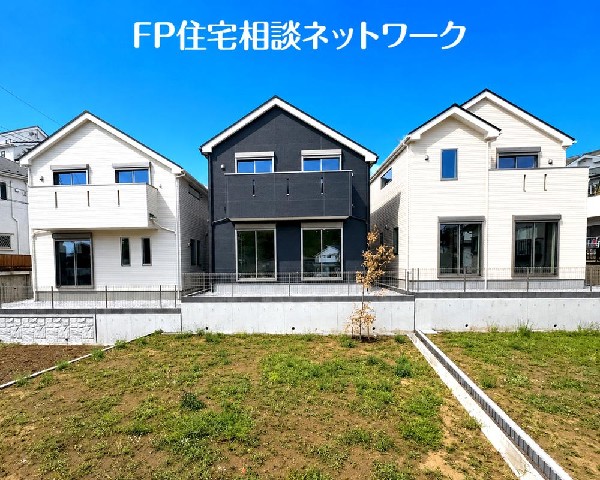 外観:光と風が行わたる開放感あふれる邸宅　春には気持ちの良いそよ風、冬には朝の暖かな光　季節の移り変わりを感じる暮らしを実現
