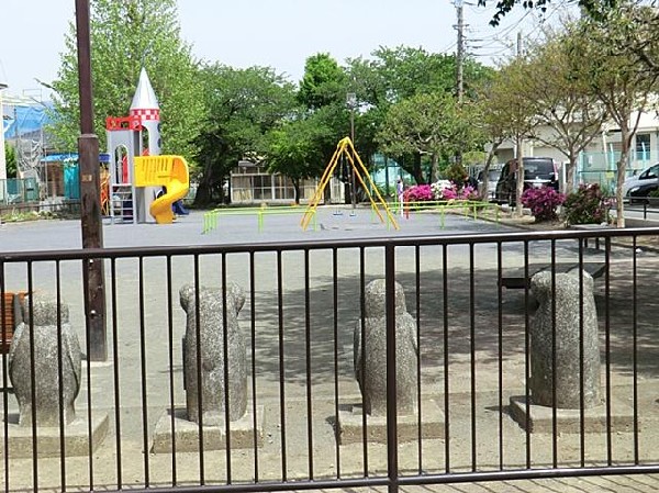 周辺環境:六浦公園(六浦公園まで450m)
