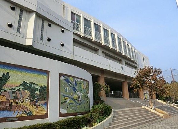 周辺環境:横浜市立保土ケ谷小学校(横浜市立保土ケ谷小学校まで550m)