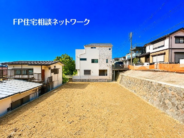 外観:駅近でありながら周辺は住宅地となっており子育て家族にもピッタリ。毎日のお買い物も便利なエリアで暮らしやすさを実現するための住環境が整っています。