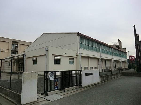 周辺環境:横浜市立下瀬谷中学校(横浜市立下瀬谷中学校まで750ｍ)