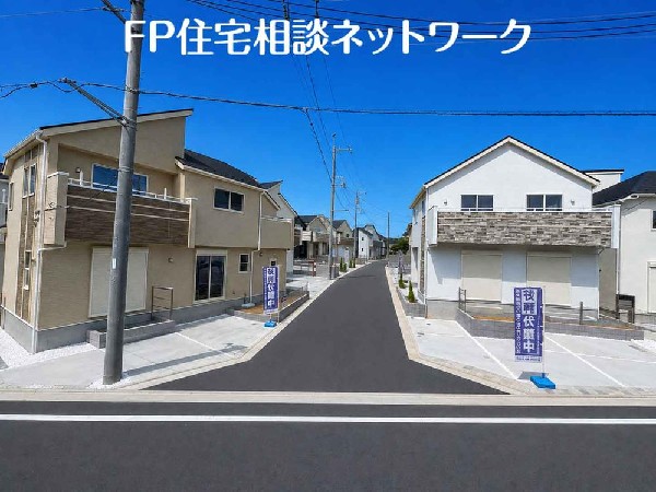 外観:☆☆風通しの良い住宅地☆☆  ゆとりのある住宅地　部屋の窓を開けるとそこには心地よい風が通りぬけます♪