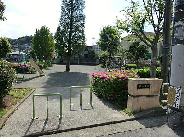 周辺環境:下倉田花立公園(下倉田花立公園まで200m)