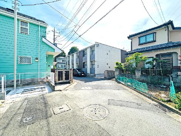 外観:☆☆風通しの良い住宅地☆☆  ゆとりのある住宅地　部屋の窓を開けるとそこには心地よい風が通りぬけます♪