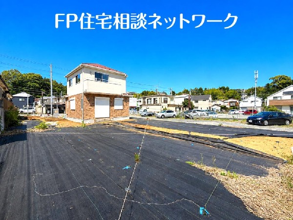 外観:窓枠から切り取られたまるで写真のような澄み切った光景。季節の移り変わりとともに、ゆっくりと愛でる時のありがたみ。