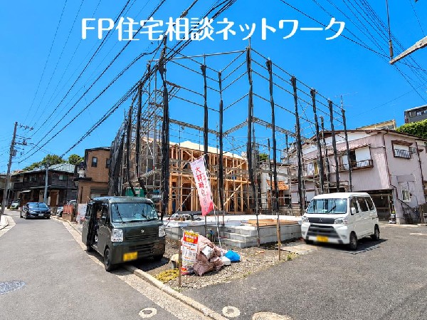 外観:窓枠から切り取られたまるで写真のような澄み切った光景。季節の移り変わりとともに、ゆっくりと愛でる時のありがたみ。