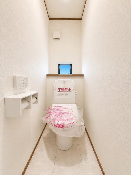 洗浄機能付き便座を標準装備♪便座保温機能もあるので寒い季節も安心です。