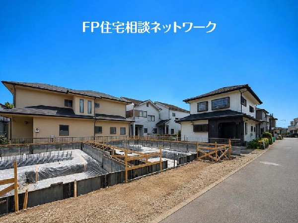 外観:駅徒歩圏という利便性を享受しながら、落ち着いた住環境に寄り添う立地。心地よい陽光と風が、住まいづくりへの期待をやさしく膨らませます。