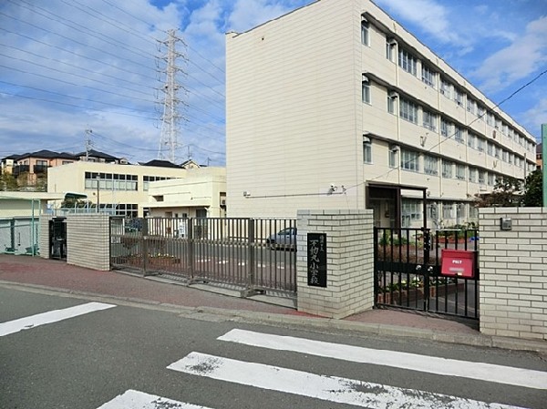 周辺環境:横浜市立不動丸小学校(横浜市立不動丸小学校まで220ｍ)